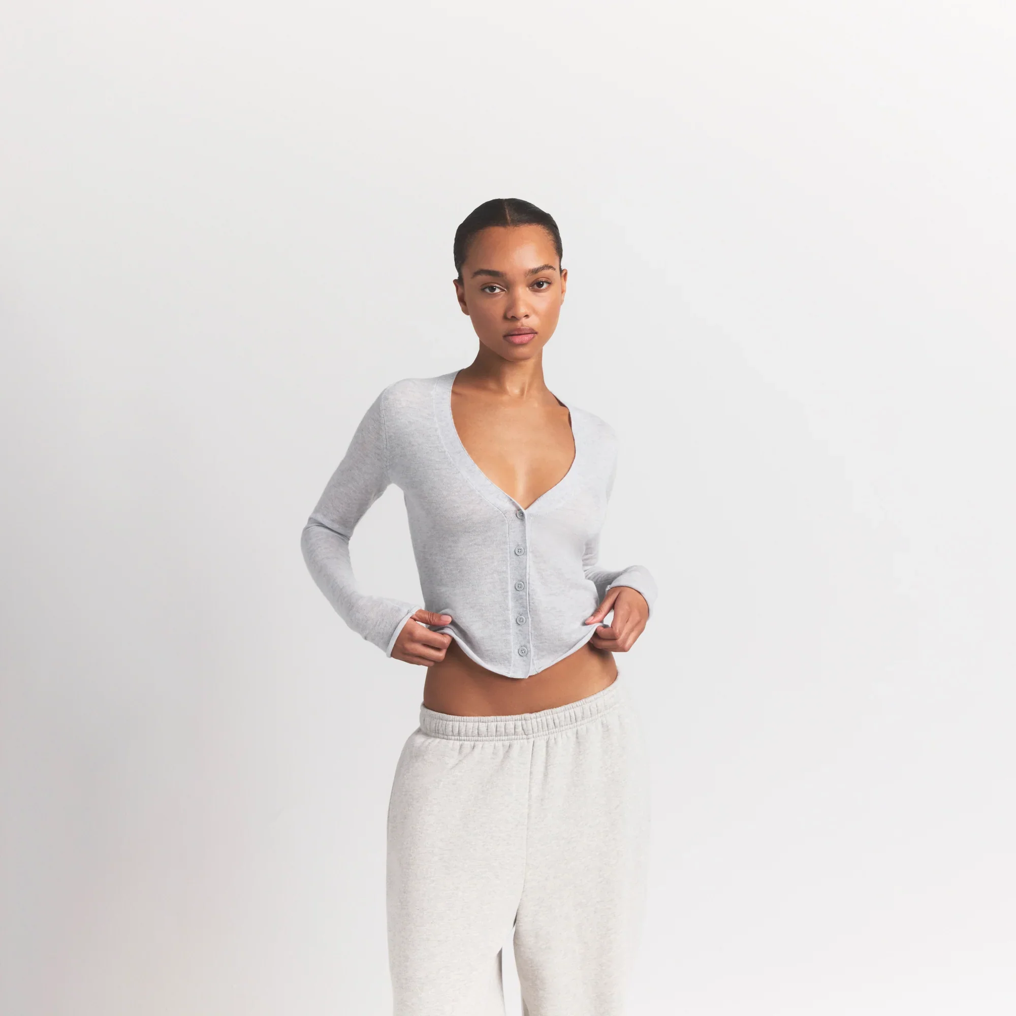 FEATHERWEIGHT CASHMERE CARDIGAN | LIGHT HEATHER GREY - Image 2