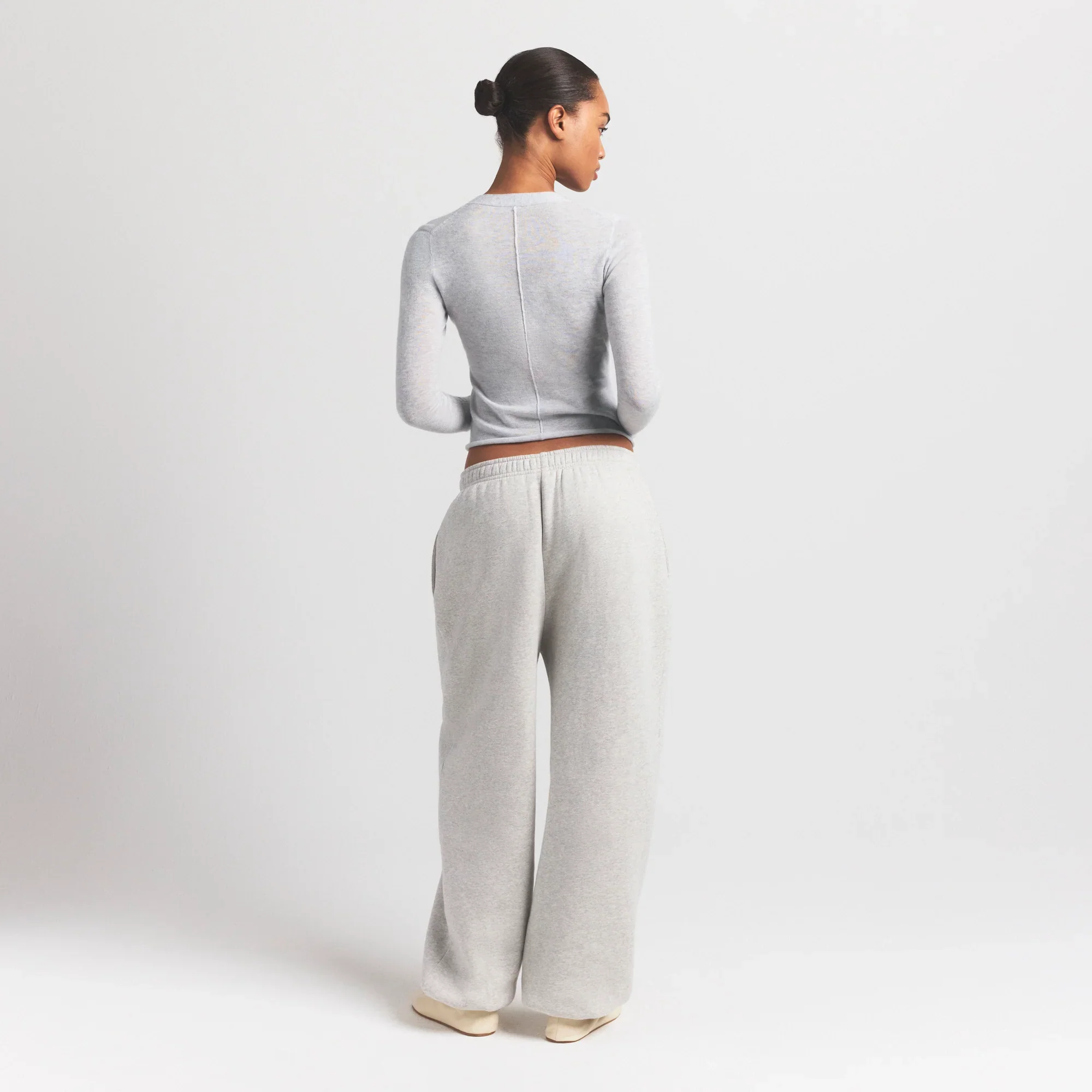 FEATHERWEIGHT CASHMERE CARDIGAN | LIGHT HEATHER GREY - Image 4