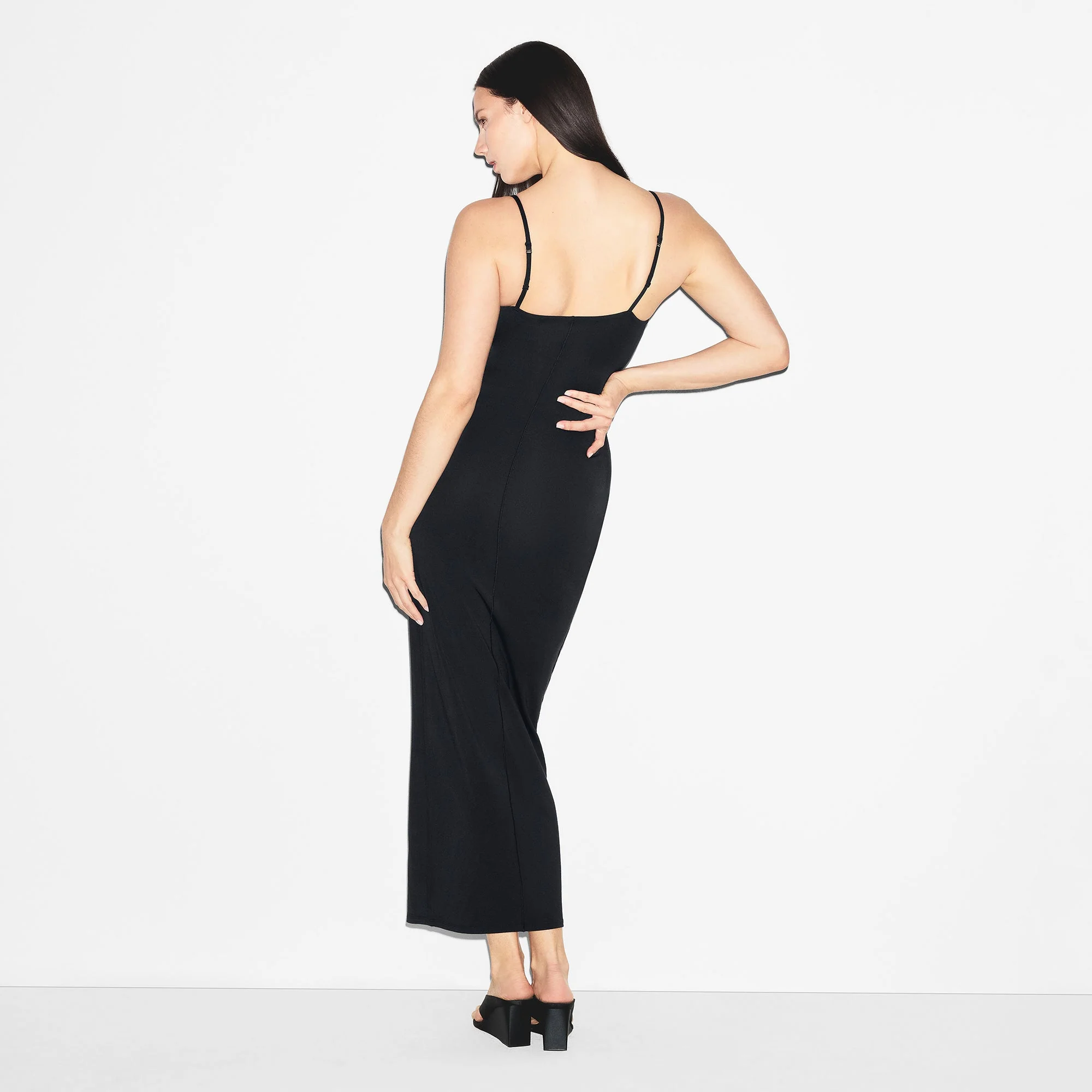 SMOOTH LAYERS SCOOP NECK LONG DRESS | OBSIDIAN - Image 4