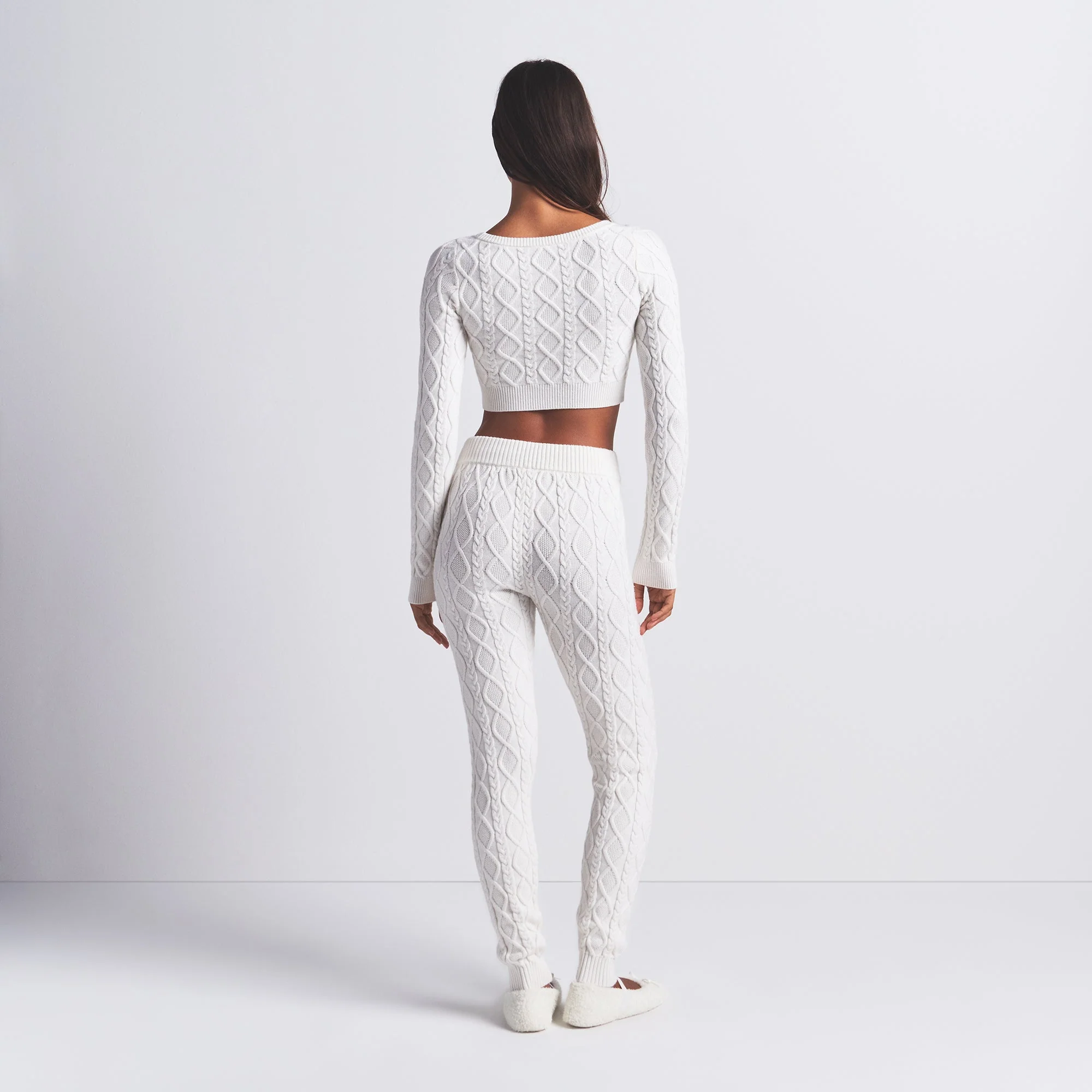 SWEATER KNITS CABLE KNIT CROPPED CARDIGAN | IVORY - Image 5