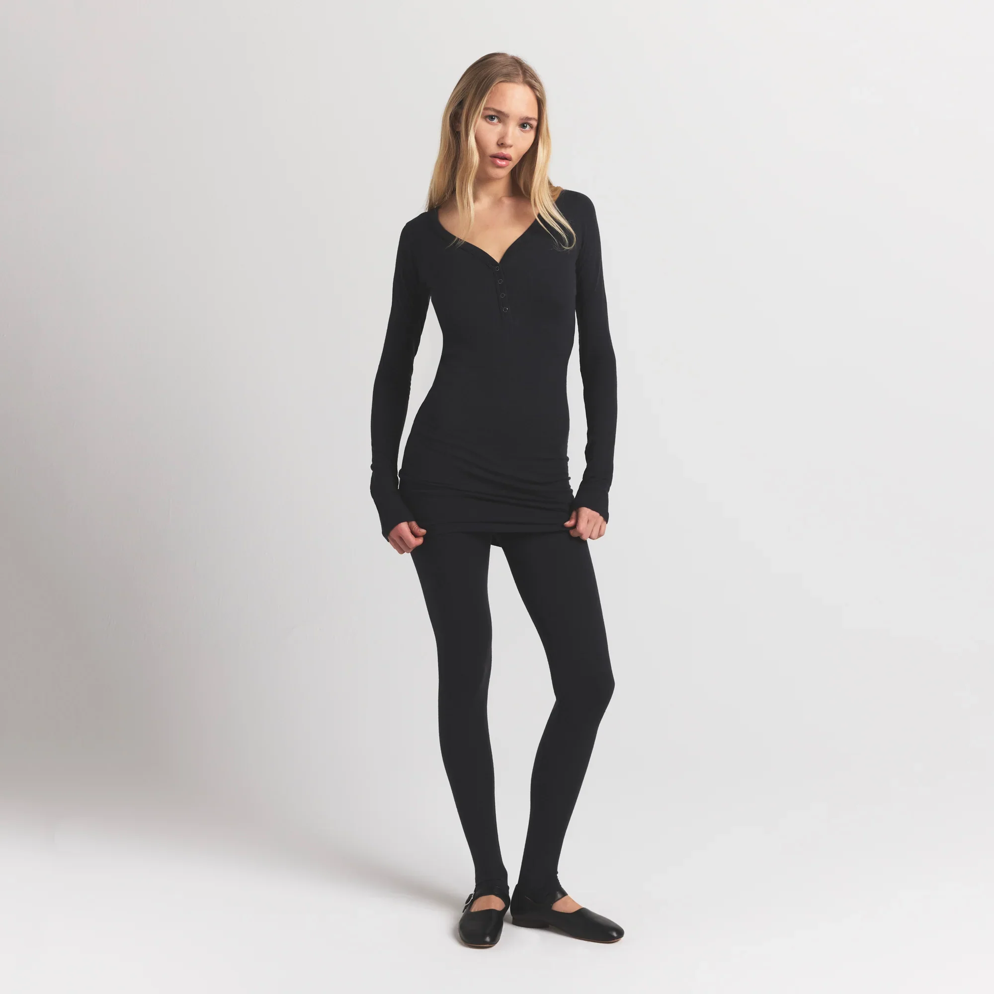 WOOL RIB HENLEY DRESS | OBSIDIAN - Image 4